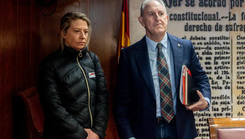 María Cristina Álvarez Rodríguez comparaît devant la Commission d'enquête sur « l'affaire Koldo »