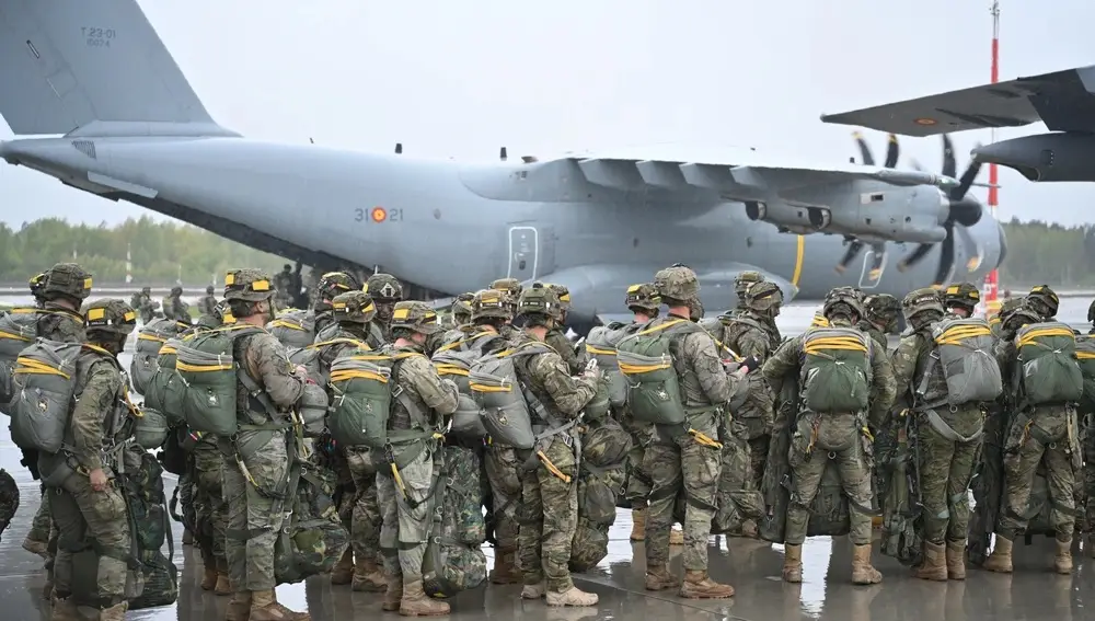 Les parachutistes de Bripac, prêts à grimper à l'A400M pour le saut