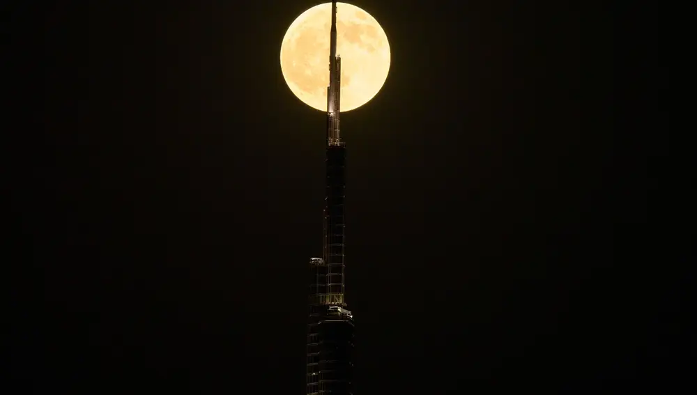 Esuirates Lunar Eclipse