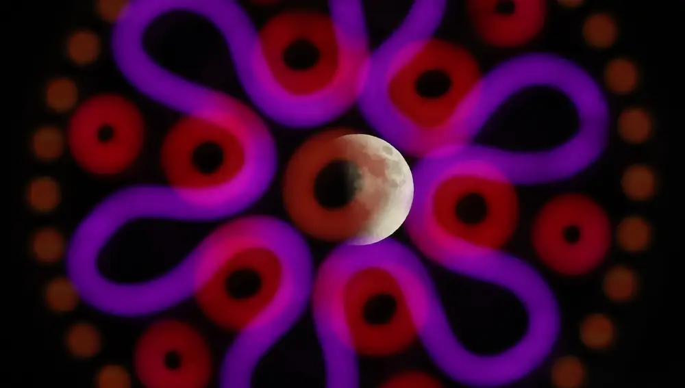 La lune de sang s'élève au-dessus de Jérusalem
