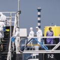 Le Hondius arrive au port de Rotterdam, où ses 27 occupants seront mis en quarantaine