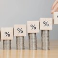 les banques paient à nouveau pour de l'argent et les rendements augmentent