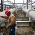 Les réserves de pétrole américaines chutent vers les plus bas niveaux de l'ère Reagan, un « impact significatif à la pompe » à venir, préviennent les experts