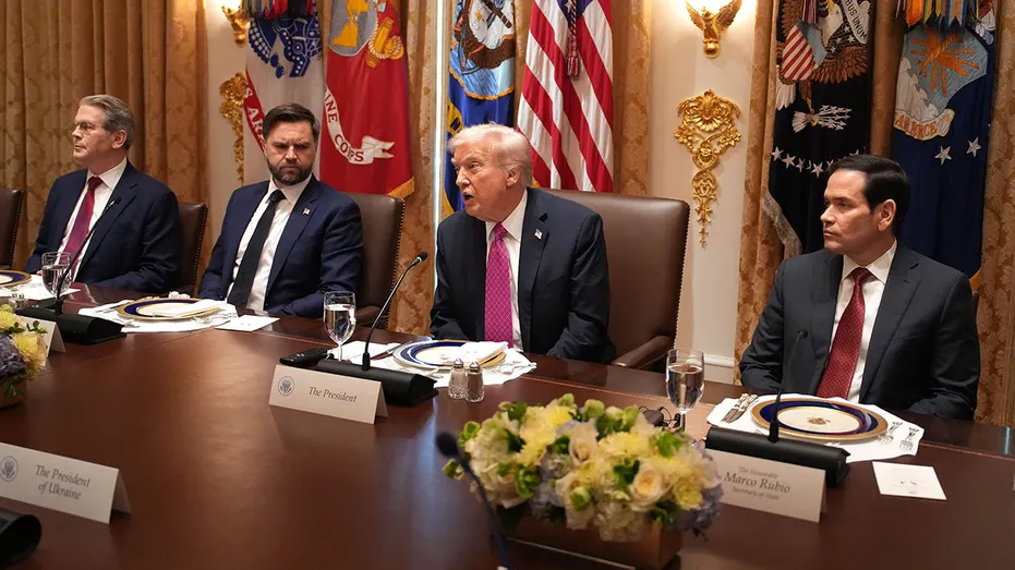 Le président Trump lors d'une réunion du Cabinet