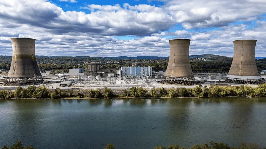 Tours de refroidissement de la centrale nucléaire de Three Mile Island.