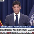 Le président de la Fed, Kevin Warsh, s'engage à écraser l'inflation alors que les chances de hausse des taux augmentent