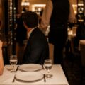 Cette erreur que beaucoup font au restaurant peut ruiner l’expérience avant même le premier plat