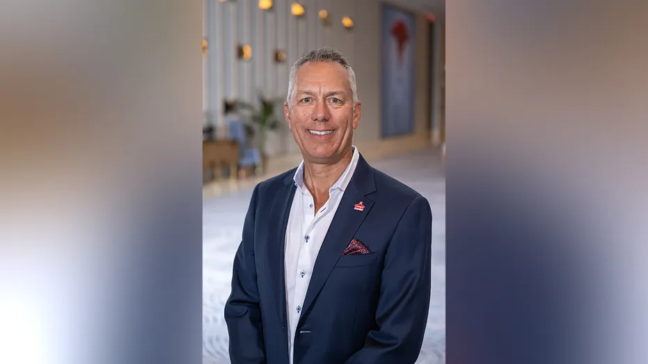Le PDG de Casey's, Darren Rebelez, a déclaré que Casey's était en train de disparaître "le meilleur cycle de trois ans" dans l'histoire de l'entreprise après avoir dépassé ses objectifs antérieurs, ajouté plus de 500 magasins et rejoint le S&P 500.