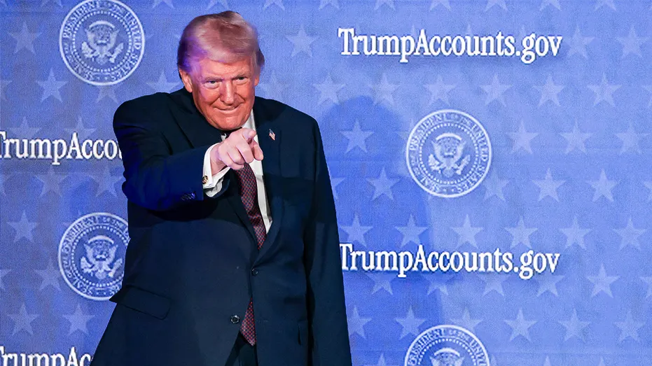 Donald Trump désignant la foule