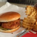 Un père a révélé comment sa famille de 5 personnes mangeait au Chick-fil-A pour moins de 45 $