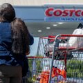 Costco apporte un changement de paiement qui pourrait accélérer le paiement pour les membres