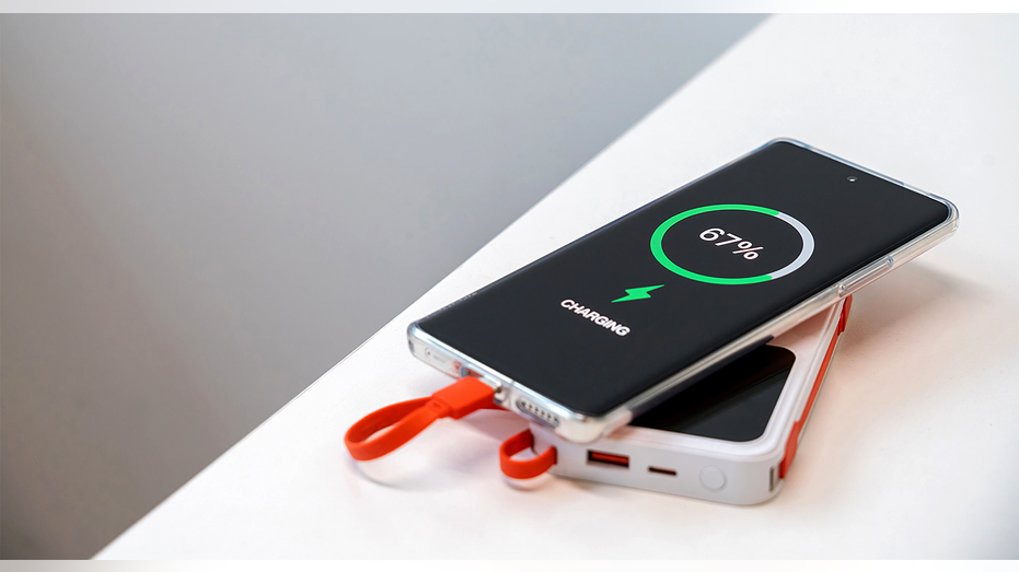 Banque d'alimentation et téléphone