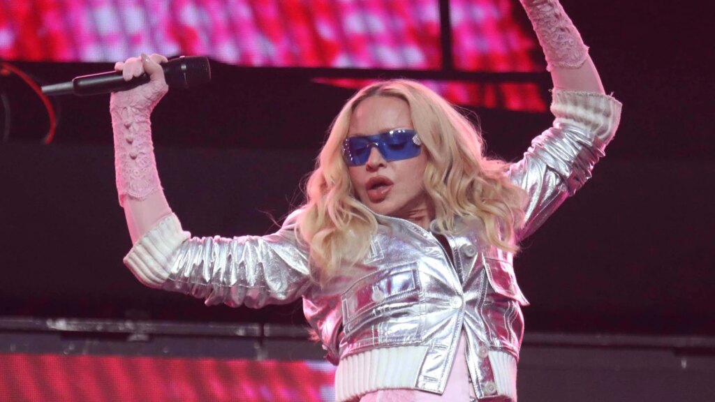 Madonna parle clairement de sa relation avec sa fille : "elle m'a proposé d'écrire une chanson ensemble pour guérir notre relation, c'était un moment très important et cela a consolidé l'idée que c'était le moment d'enregistrer cet album"