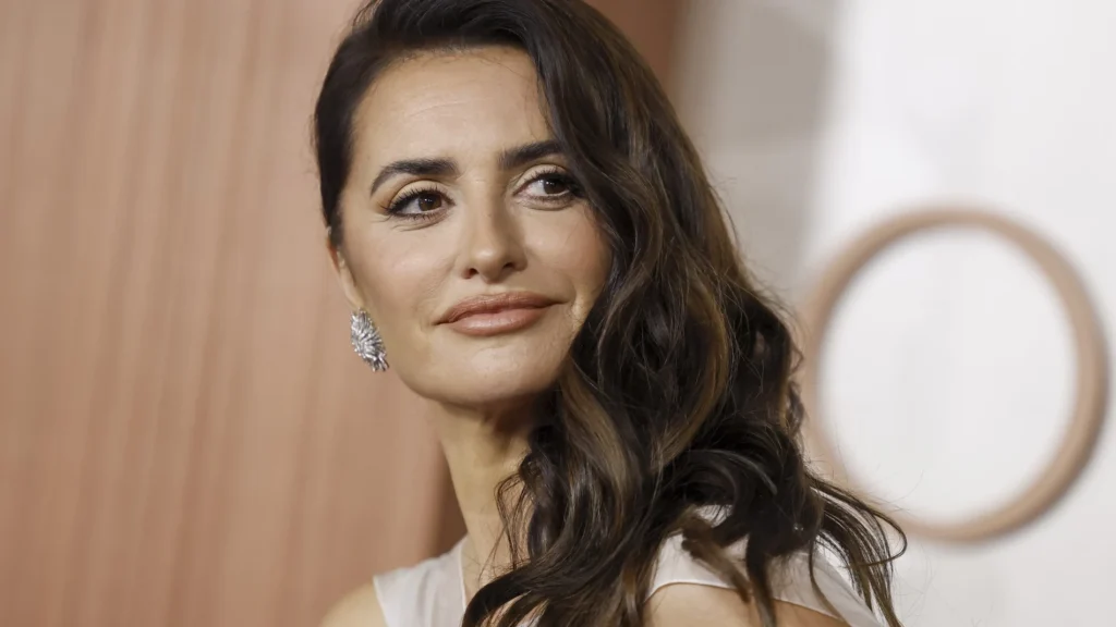 Penélope Cruz revient sur son enfance : "Quand je jouais avec des amis, j'avais conscience que je jouais. Je pensais à un personnage et je faisais semblant d'être quelqu'un d'autre"