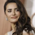 Penélope Cruz revient sur son enfance : « Quand je jouais avec des amis, j'avais conscience que je jouais. Je pensais à un personnage et je faisais semblant d'être quelqu'un d'autre »