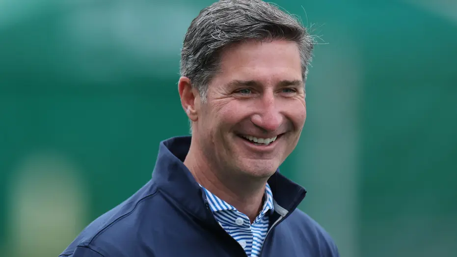 Brian Niccol, PDG de Starbucks, sourit