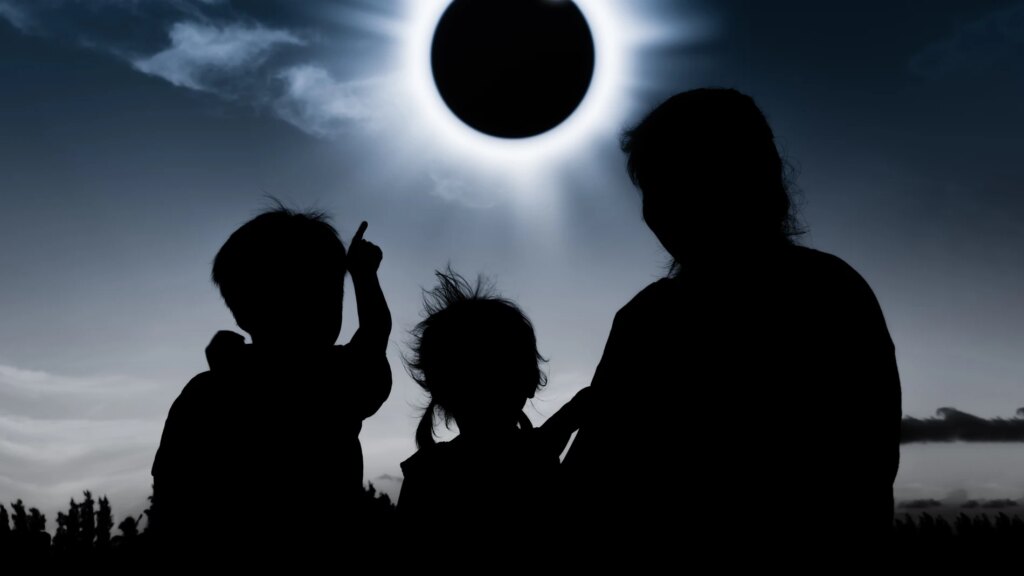 Où voir l'éclipse en famille à Madrid si je suis en vacances