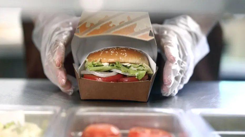 Le sandwich Whopper de Burger King.