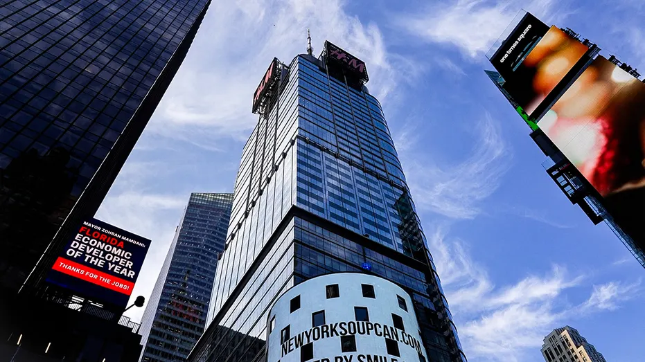Panneaux d'affichage numériques de Times Square