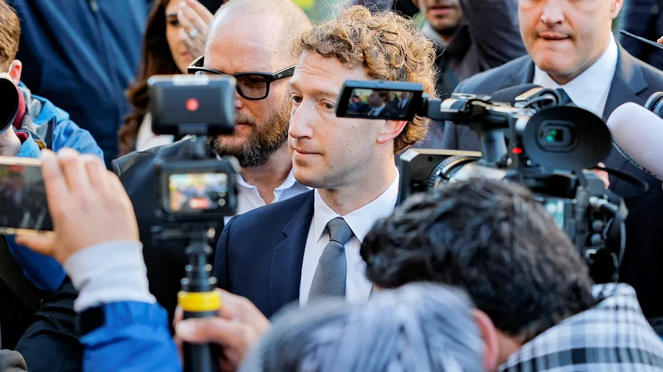 Mark Zuckerberg, PDG de Meta Platforms, devant le palais de justice