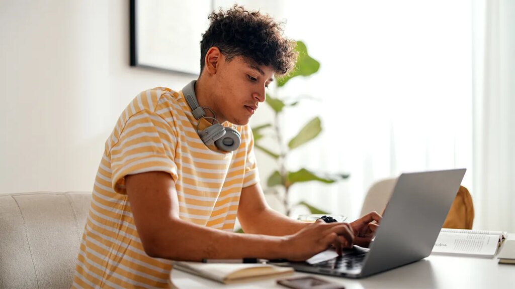 OpenAI crée une expérience ChatGPT dédiée pour les adolescents avec des contrôles parentaux et des fonctionnalités d'étude
