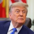 Trump suspend les tarifs douaniers de 50 % sur le Canada quelques heures avant la date limite après avoir annoncé un accord potentiel