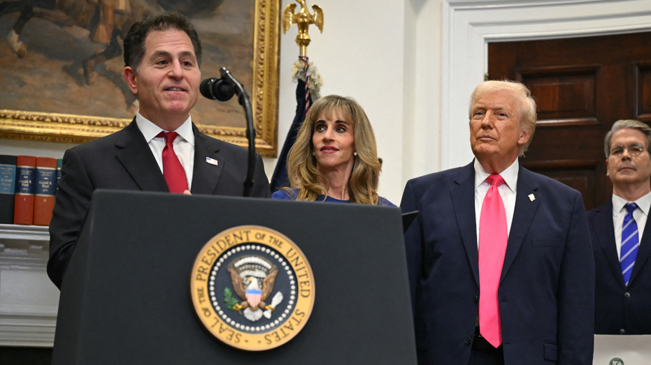 Le PDG de Dell Technologies, Michael Dell, et son épouse Susan Dell annoncent un investissement dans les « comptes Trump ».