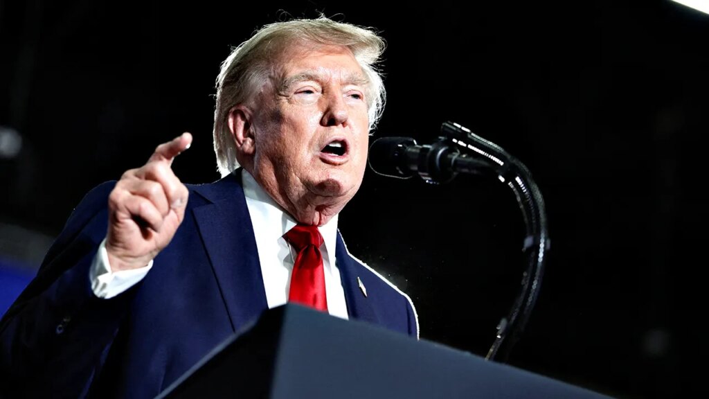 Trump déclare que des droits de douane de 50 % sur les véhicules canadiens et les importations d'acier entreront en vigueur le 1er janvier