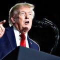 Trump déclare que des droits de douane de 50 % sur les véhicules canadiens et les importations d'acier entreront en vigueur le 1er janvier