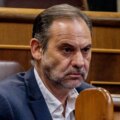 C'est ainsi qu'Ábalos a utilisé son conseiller pour sortir Miss Asturias du pétrin