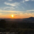 Comment savoir si vous vous êtes abîmé les yeux en regardant l'éclipse solaire : ce sont les symptômes auxquels il faut prêter attention