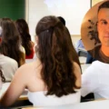 Joaquín Lara, enseignant, met en garde les parents des élèves qui vont passer en 2ème année de l'ESO : « Ce cours est l'endroit où l'on apprend les vices dont il est ensuite difficile de se débarrasser »