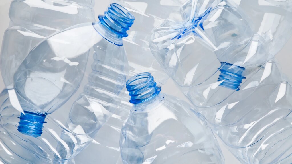 Presque personne ne sait ce que signifient les triangles sur les emballages en plastique et c'est plus important qu'il n'y paraît