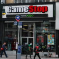 GameStop dit que « certains » magasins fermés rouvriront dans tout le pays
