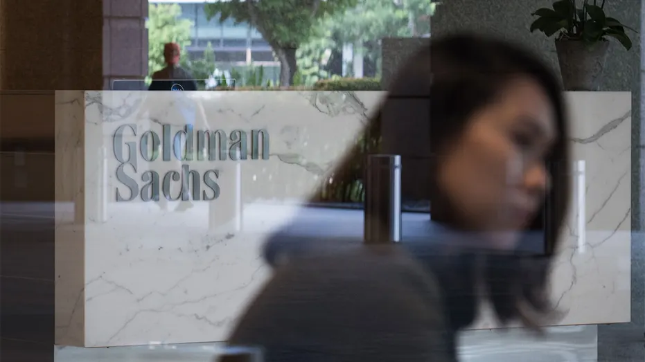 Le logo de Goldman Sachs Group Inc. est affiché dans la zone de réception