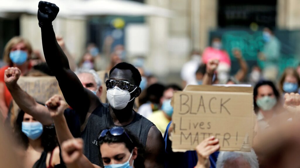 Le mouvement éveillé, de son boom universitaire à sa dictature et à son effondrement
