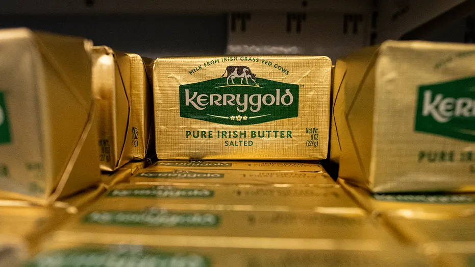 Des paquets de beurre irlandais Kerrygold sont exposés à la vente dans une épicerie de Caroline du Nord.