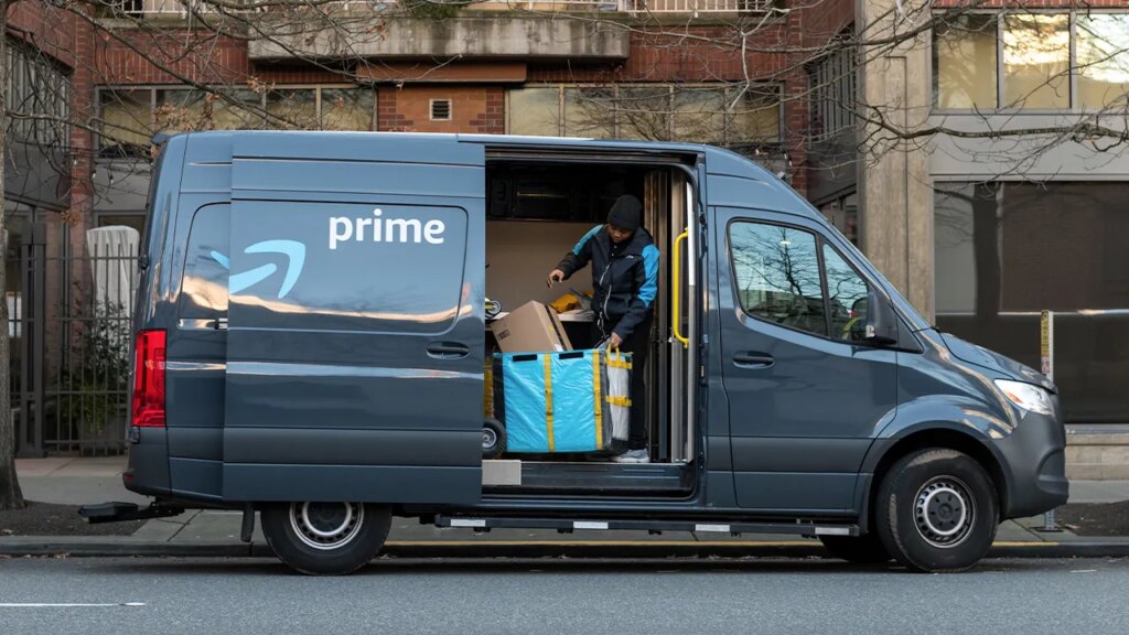 Si vous aviez acheté pour 10 000 $ d'actions Amazon il y a 10 ans, voici combien vous auriez aujourd'hui