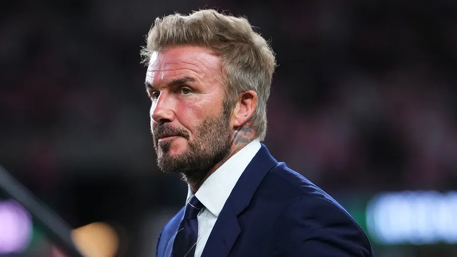 David Beckham regarde