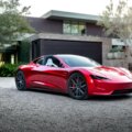 Le Roadster tant attendu de Tesla obtient son heure de gloire après des années de retard