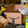 Amazon va embaucher plus de 300 000 travailleurs américains pour faire face aux achats de Noël