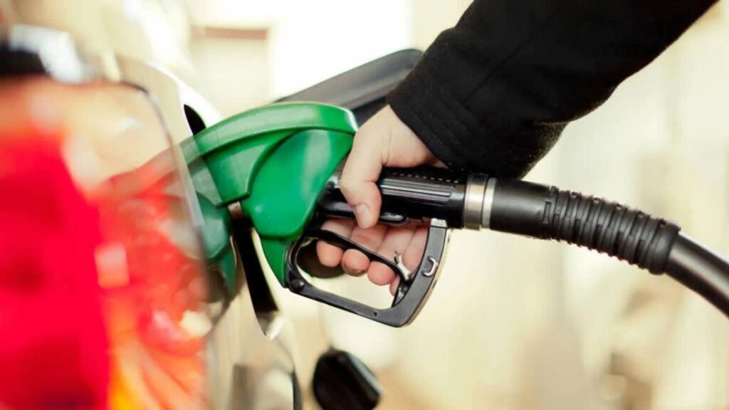 Conducteurs de véhicules essence et diesel : voici pourquoi vous devez faire le plein de carburant avant le 1er novembre