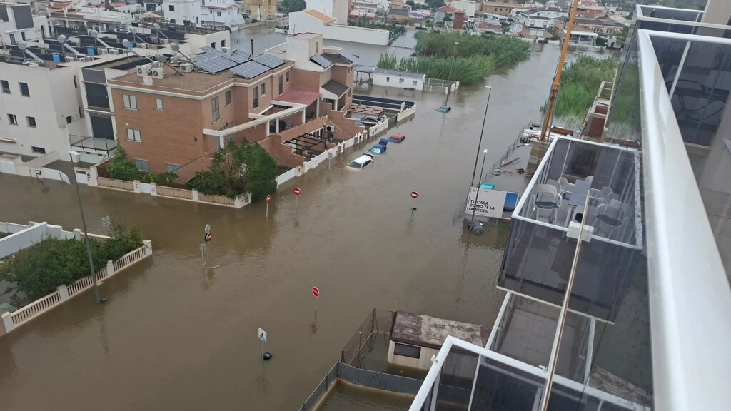 DANA Adam en Espagne, en direct : dernière minute des pluies torrentielles, confinements à Valence et Alicante, routes fermées et zones en alerte