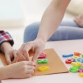 Les psychologues sont clairs : ce n'est pas passer beaucoup de temps ensemble qui unit une famille, mais répéter cette simple habitude